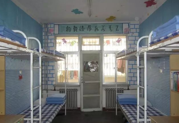 宿舍内部图