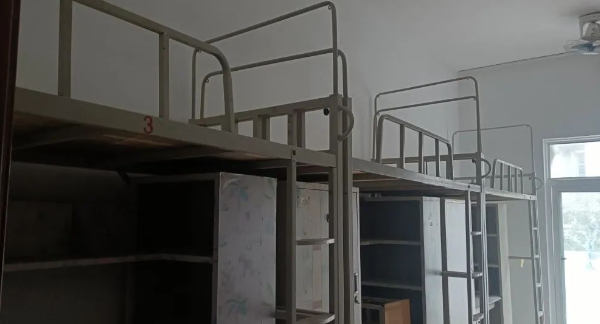 六人间图片