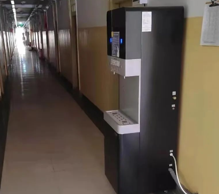 宿舍走廊饮水机