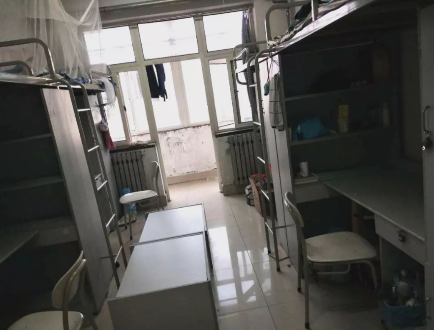 宿舍内部图