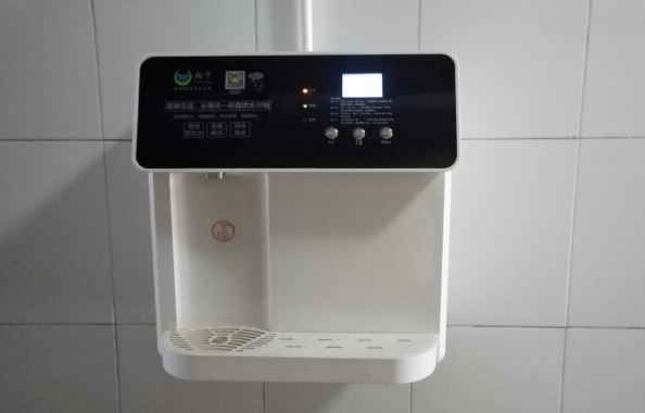 饮水机