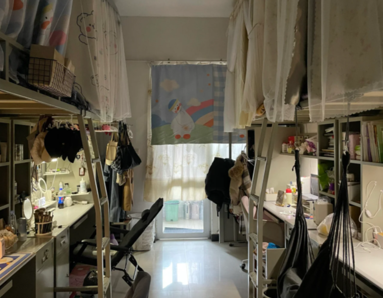 四人间图片