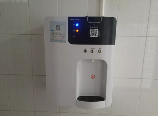 饮水机