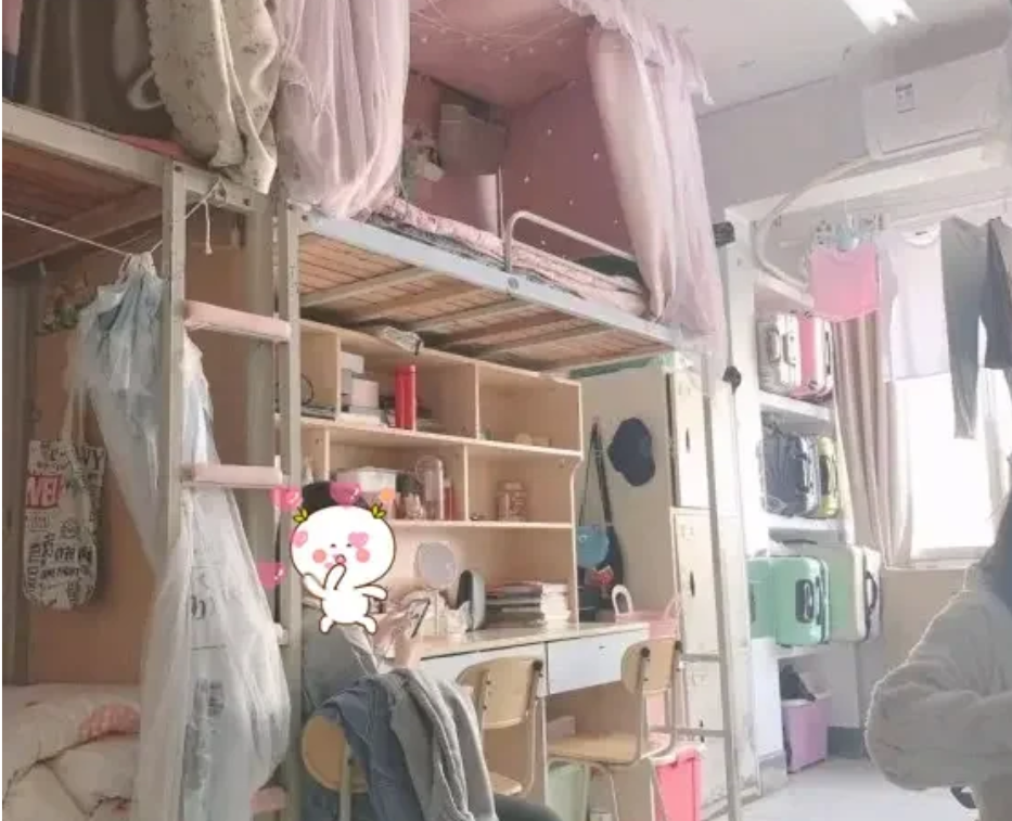 六人间宿舍