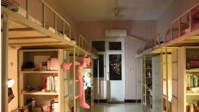 六人间宿舍