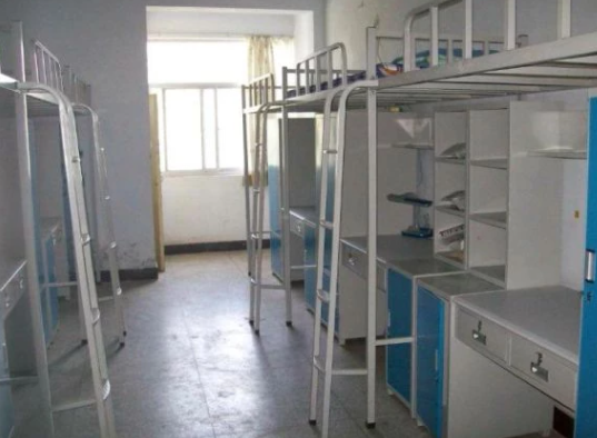 六人间上床下桌