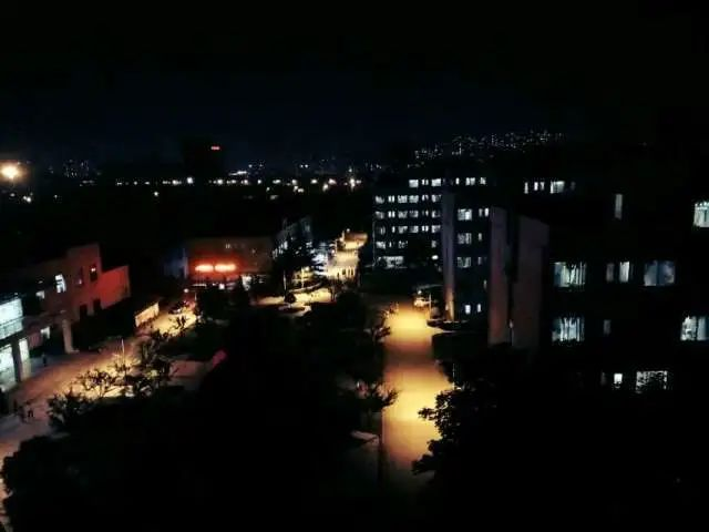宿舍夜景