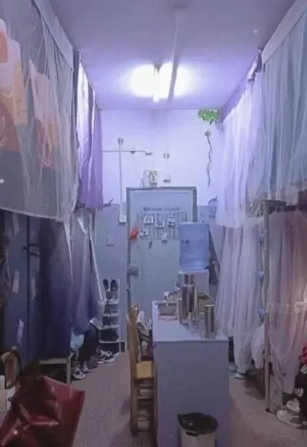 女生宿舍