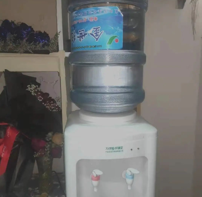 饮水机