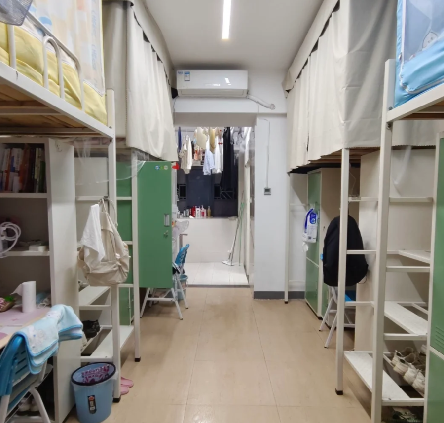 四人间宿舍