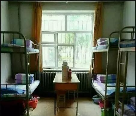 六人间