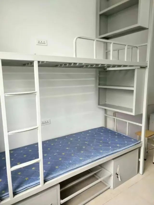 图为宿舍内部