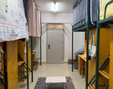 四人间上床下桌