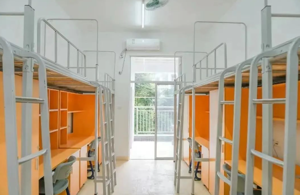 六人间上床下桌