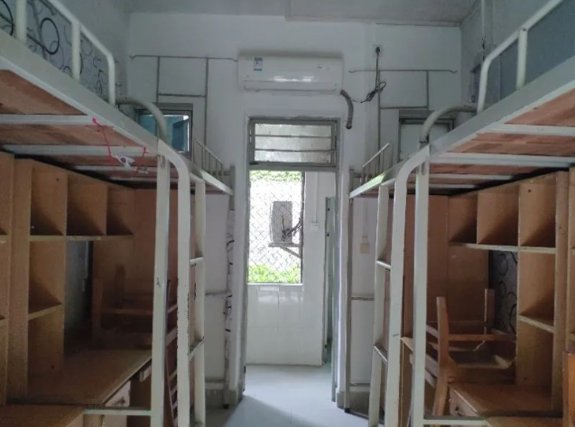 广州校区四人间上床下桌