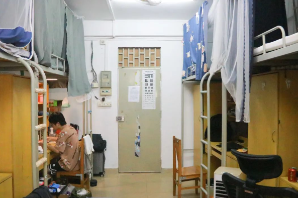 广州校区六人间宿舍