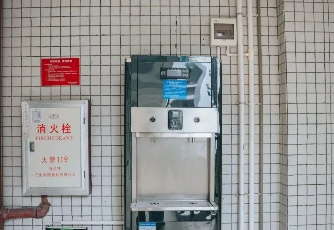 饮水机