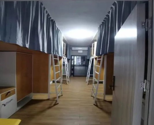 花都校区学生公寓六人间