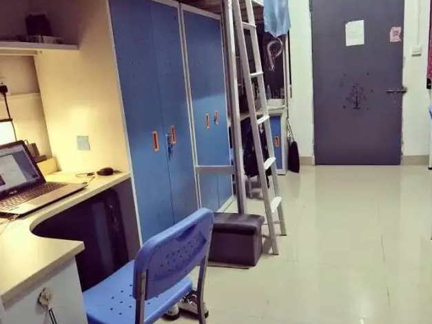 鼎湖校区宿舍内部