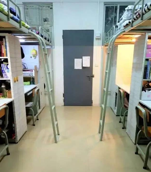 高腰校区四人间宿舍
