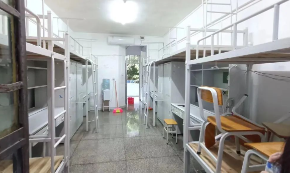 天河校区八人间