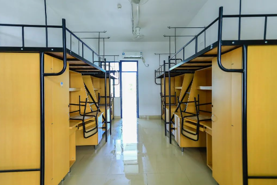 高层四人间宿舍