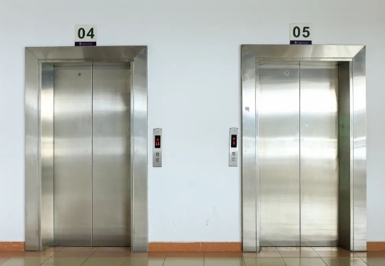 高层电梯
