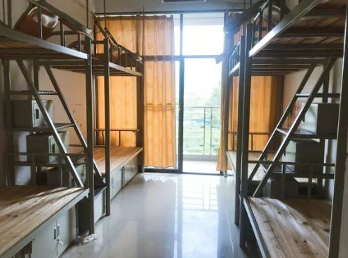 南区八人间宿舍 - 副本