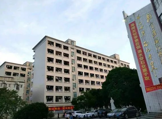 高州校区宿舍楼