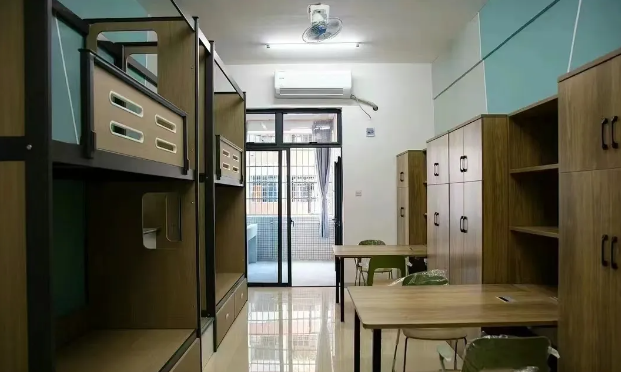 宿舍上下铺