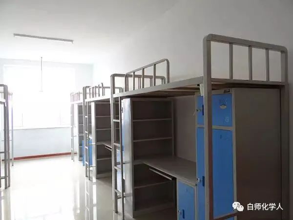 六人间寝室