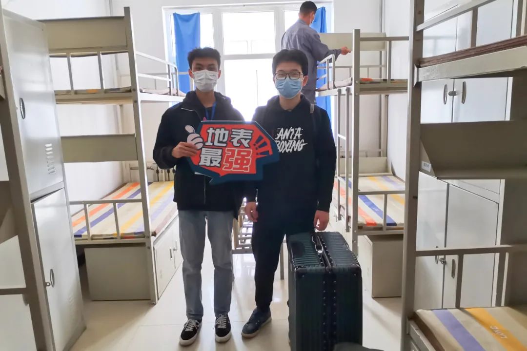 6人间寝室