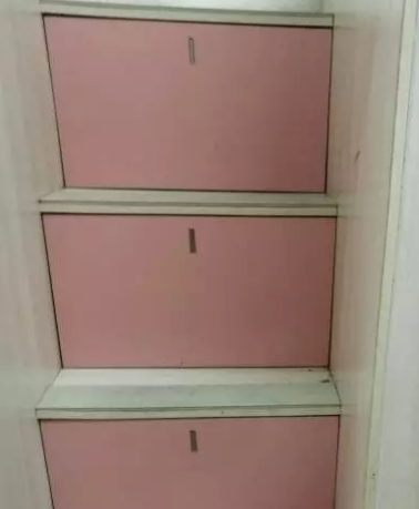 大学城校区宿舍楼梯