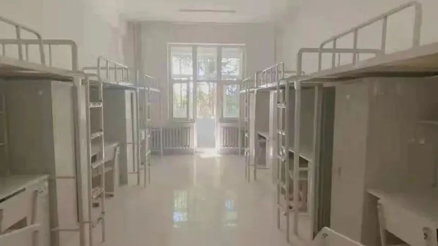 上床下桌结构