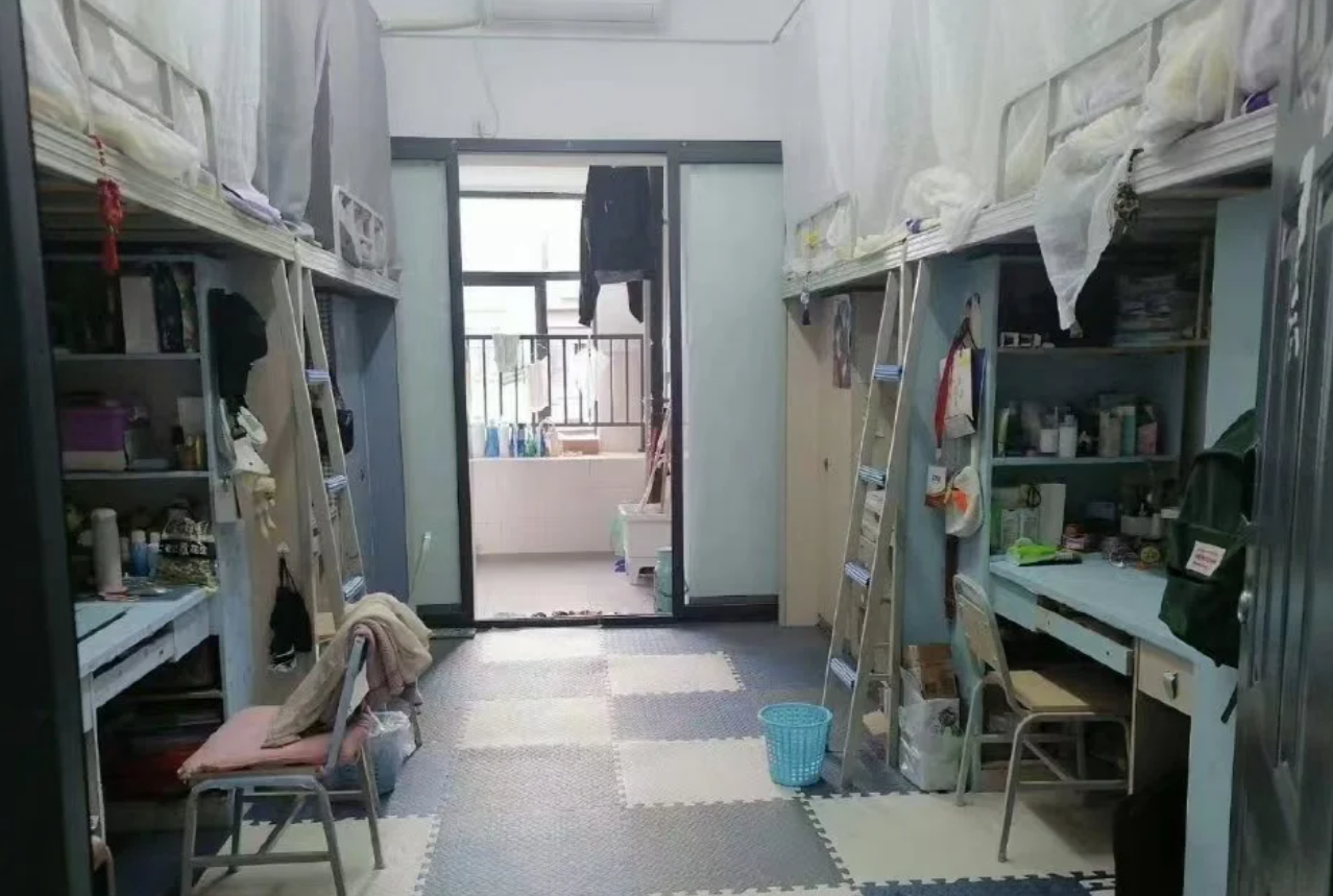 宿舍内景