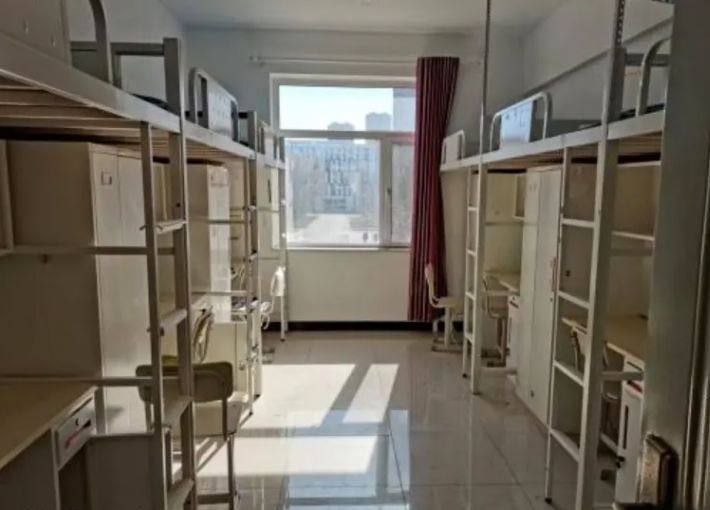 六人间上床下桌