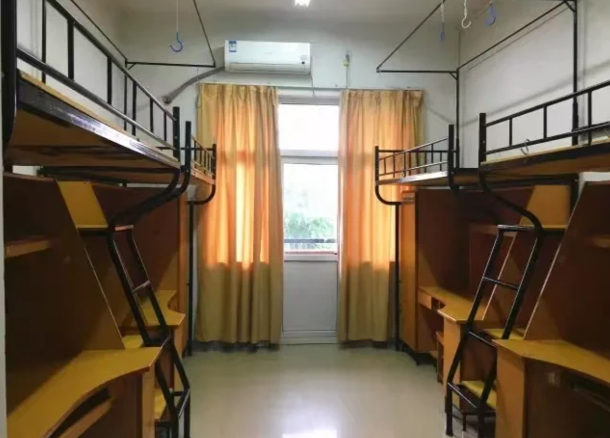 一期四人间