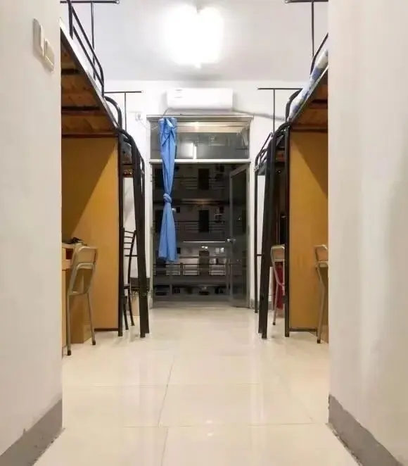 上床下桌结构