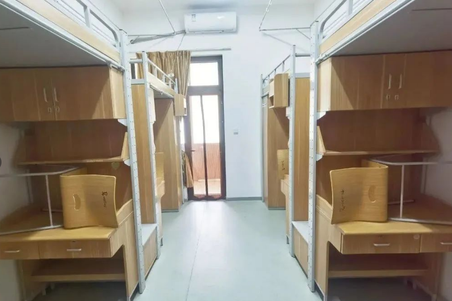 四人间上床下桌