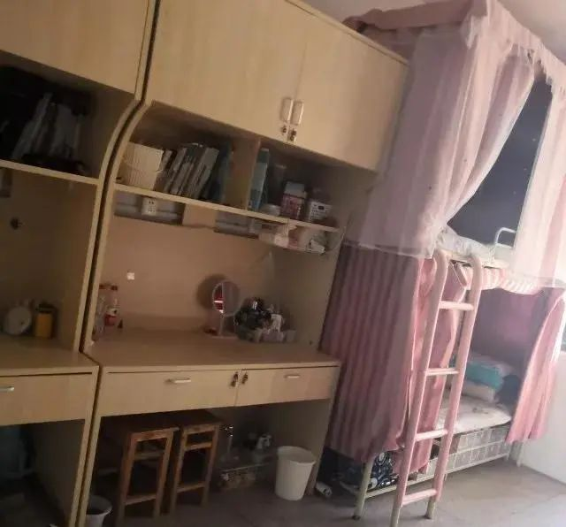上下铺六人间