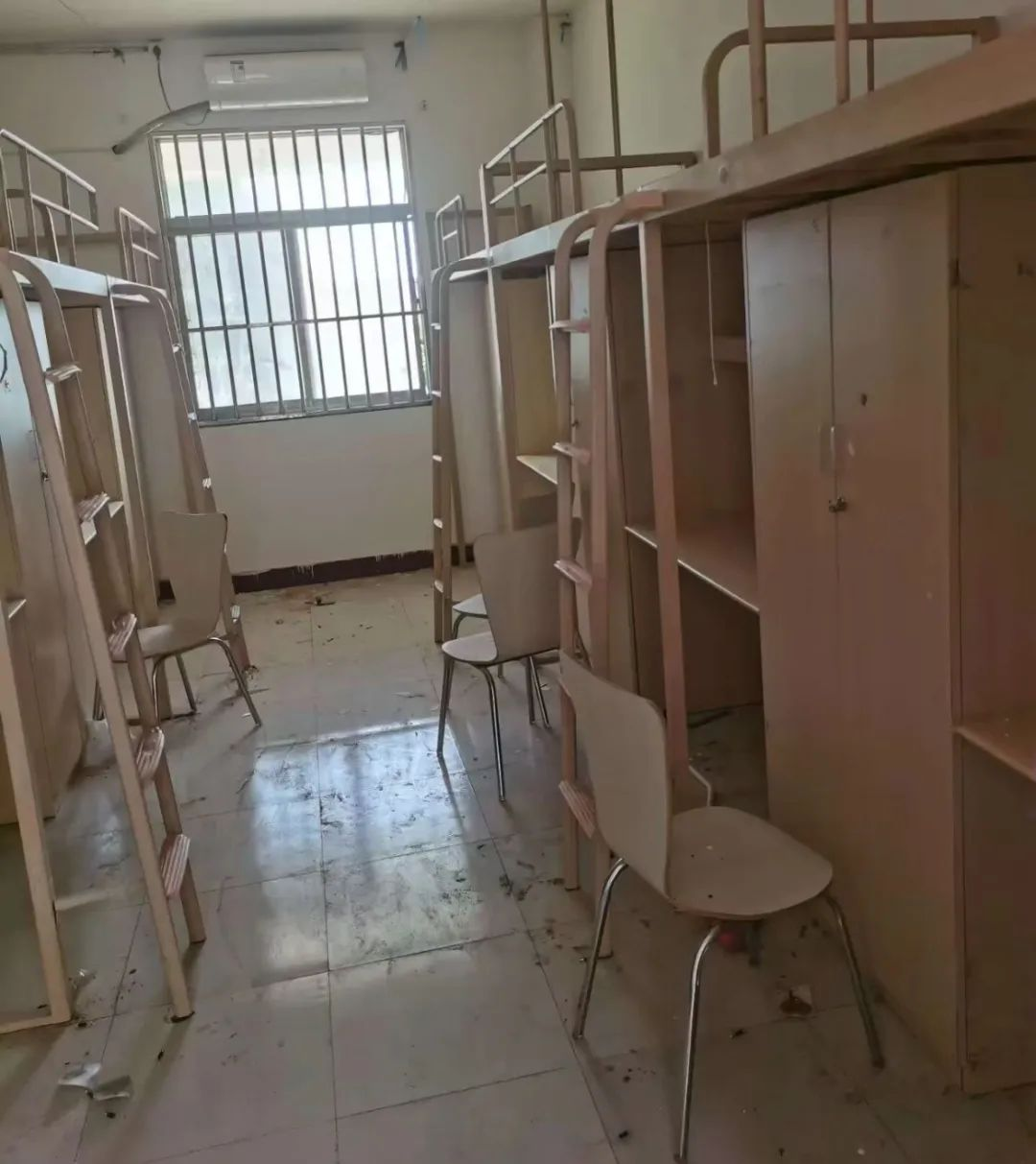 上床下桌结构