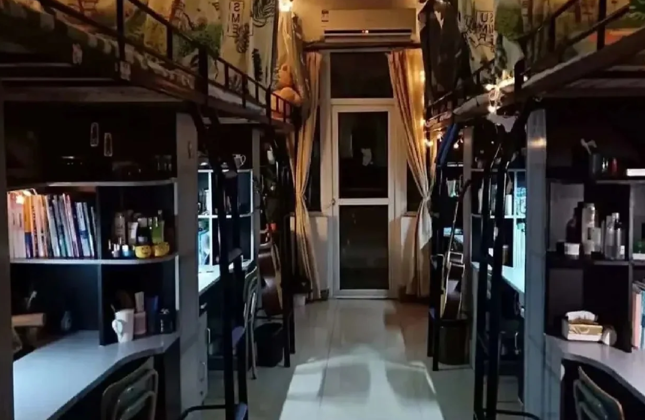 六人间宿舍