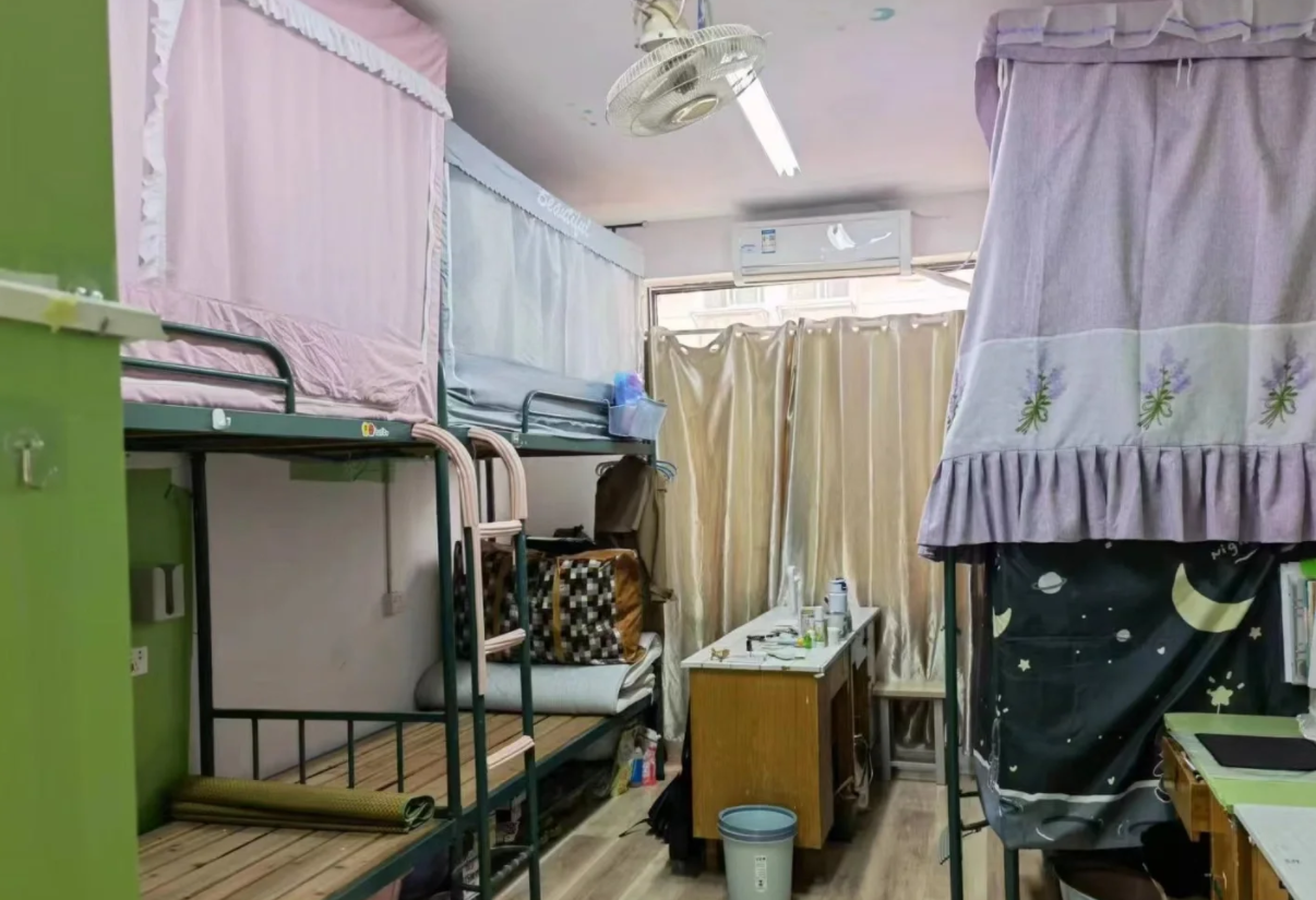宿舍内部