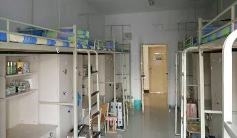 上床下桌标准六人间