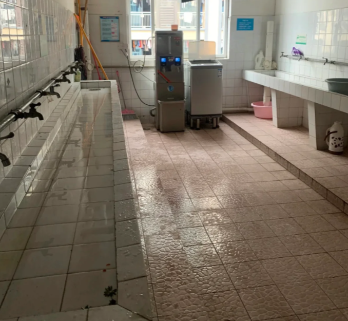 洗漱间