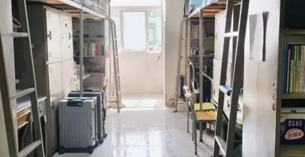 六人间上床下桌